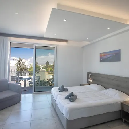 Pavlinia & Aparthotel Ayia Napa