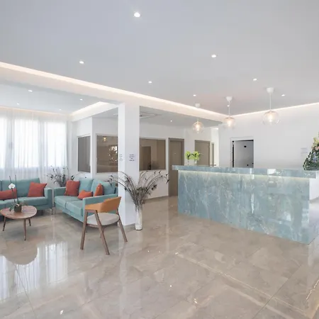 Pavlinia & Aparthotel